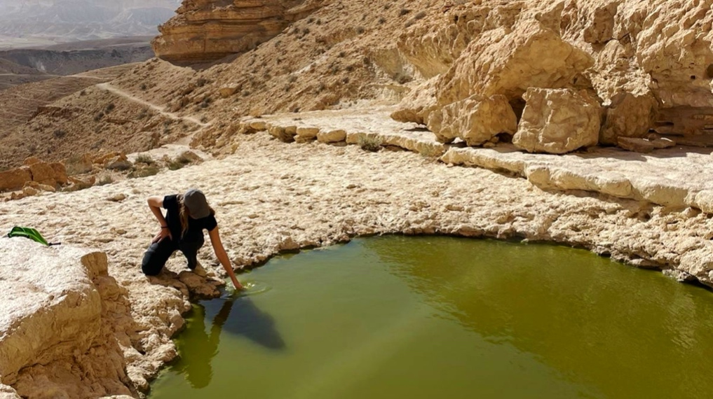 גב צרור מלא. מים לאחר שיטפון - מרכז הנגב