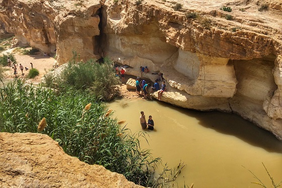 עין ירקעם, הגב התחתון מלא במים - צפון הנגב