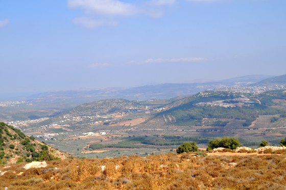 הנוף הנשקף מהשביל סביב כמון-מכמנים בגליל התחתון