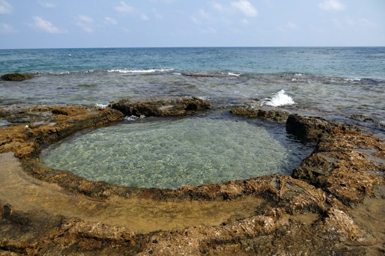 בריכת ים, בריכת הג'קוזי העגולה בתל שקמונה, חיפה -מישור החוף