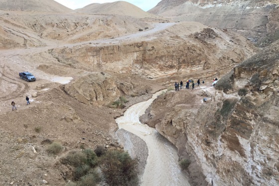 זרימת שיטפון בנחל אוג - צפון מדבר יהודה