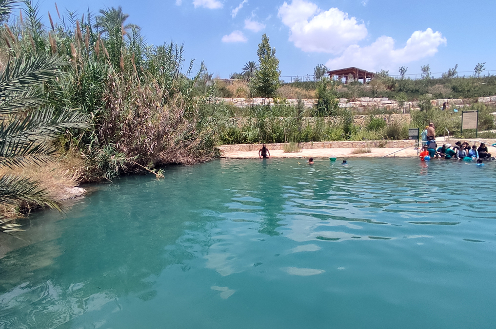 בריכה ענקית בגן הלאומי עין יהודה